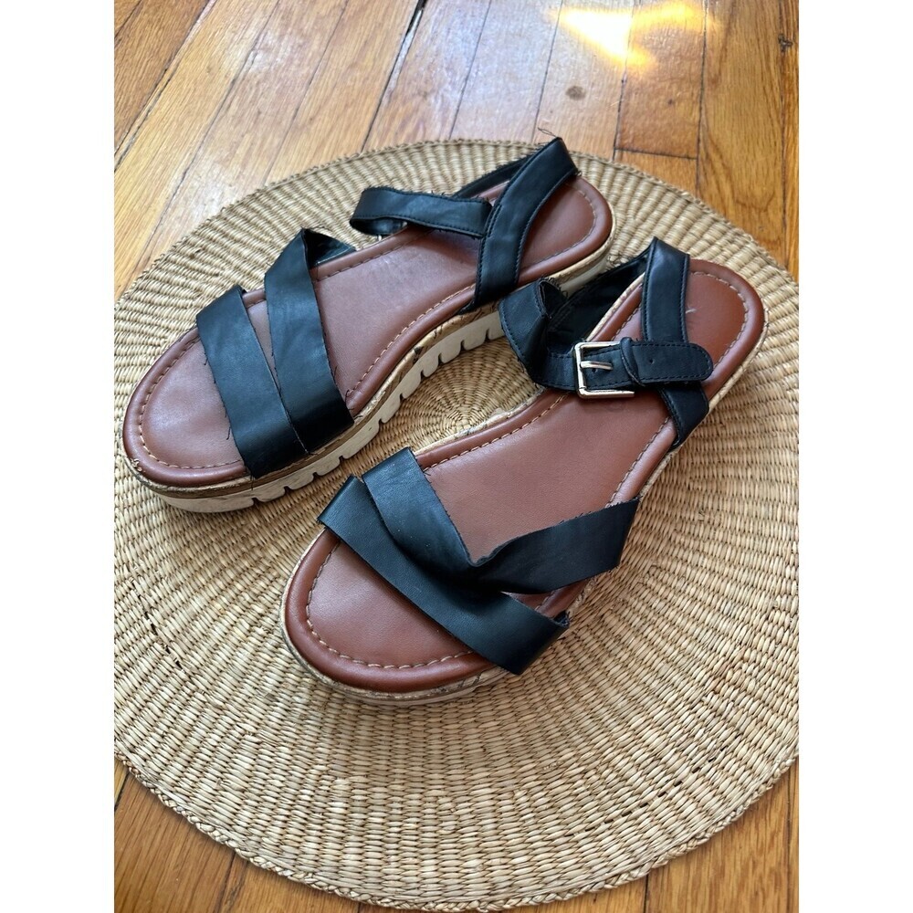 Unisa  Women’s size 8.5W black sandals